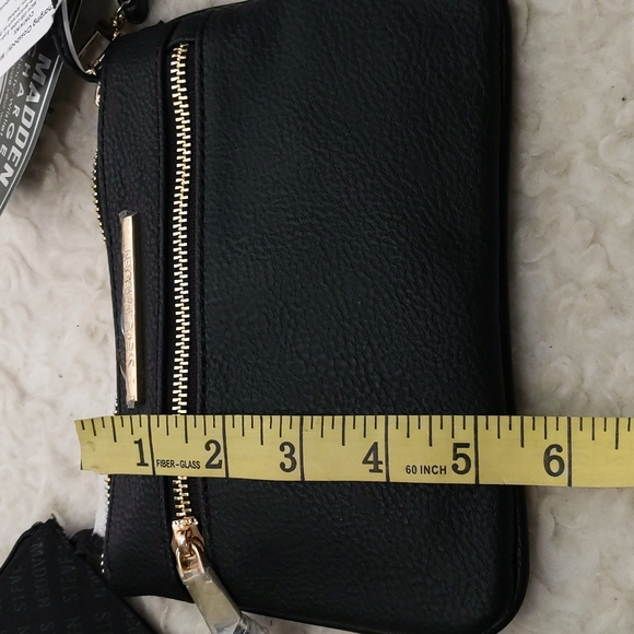 STEVE MADDEN "Take Charge" Wristlet With Charging Power Bank - Picture 9 of 9